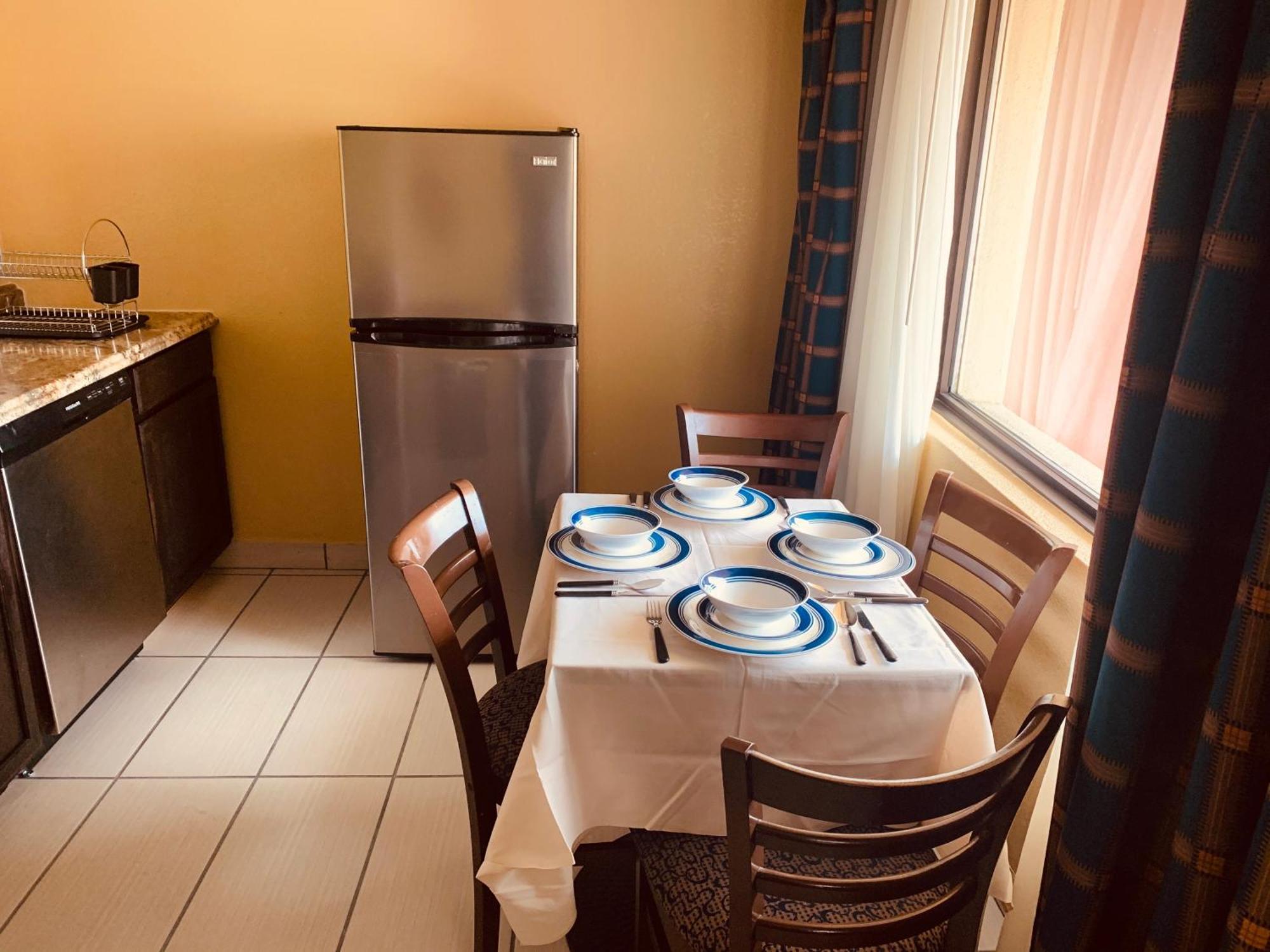 Regency Inn & Suites New London Mystic Exteriör bild