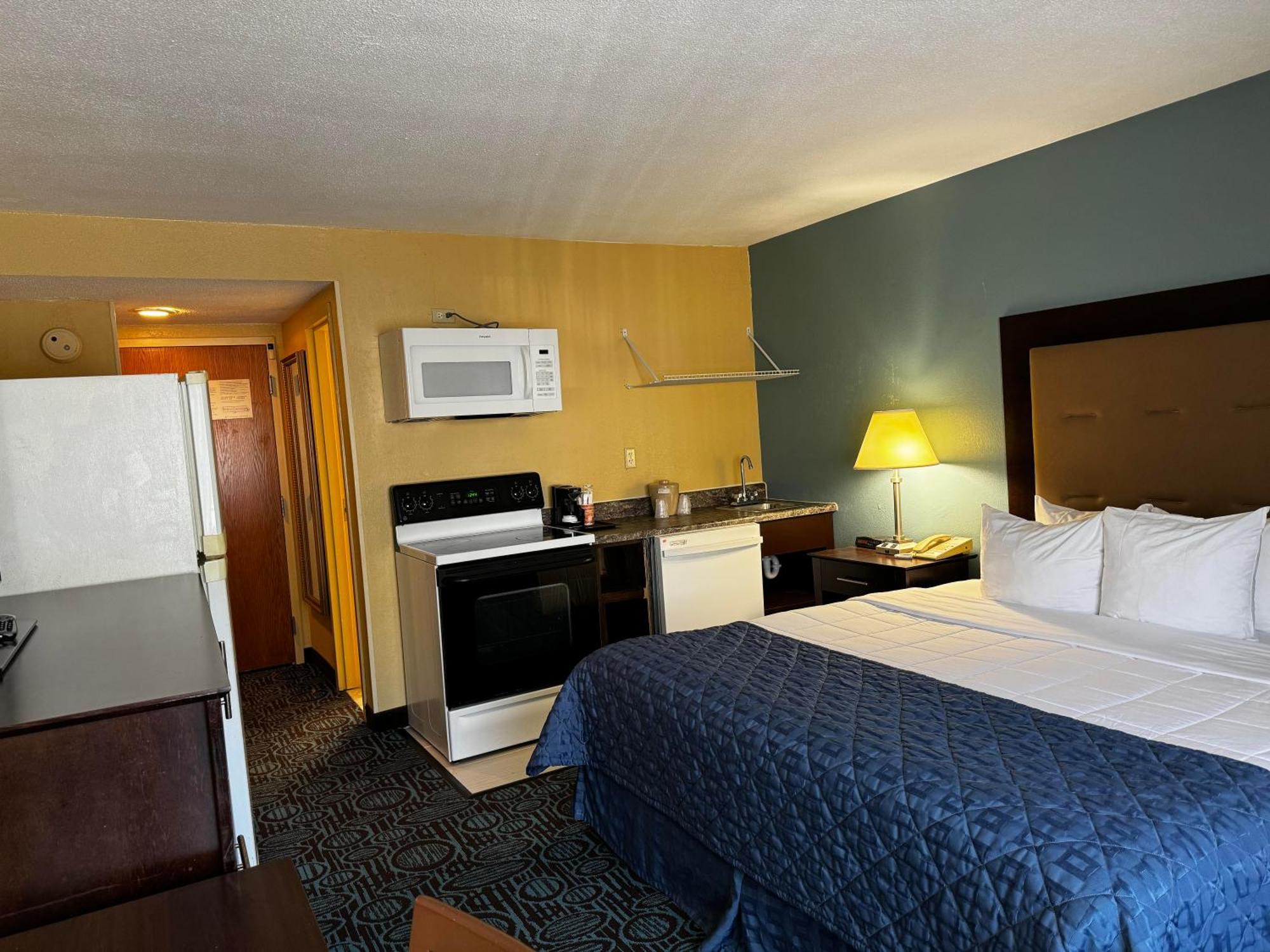Regency Inn & Suites New London Mystic Exteriör bild
