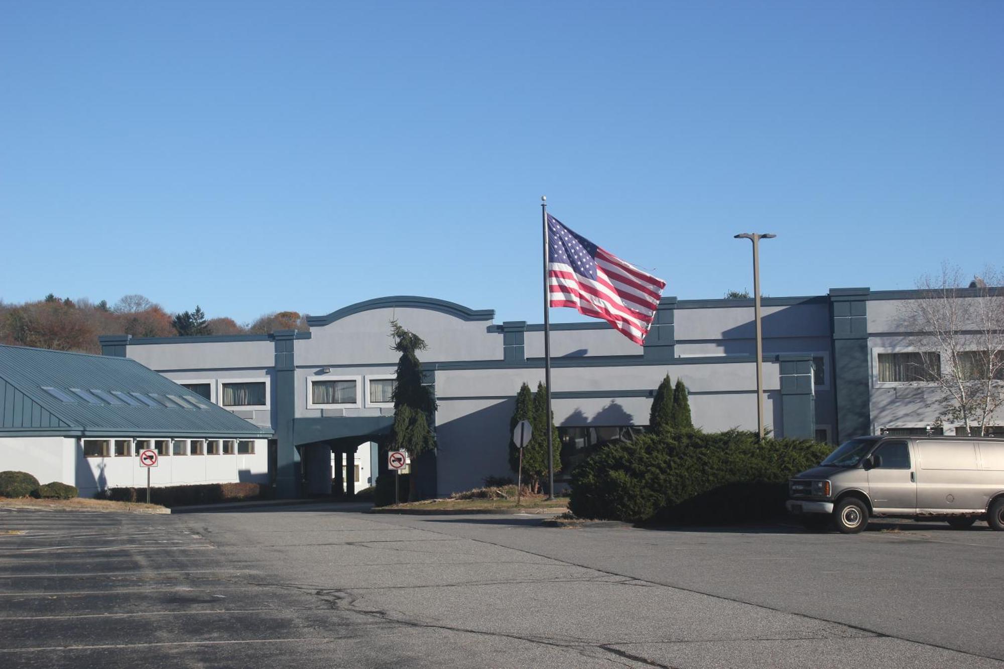 Regency Inn & Suites New London Mystic Exteriör bild