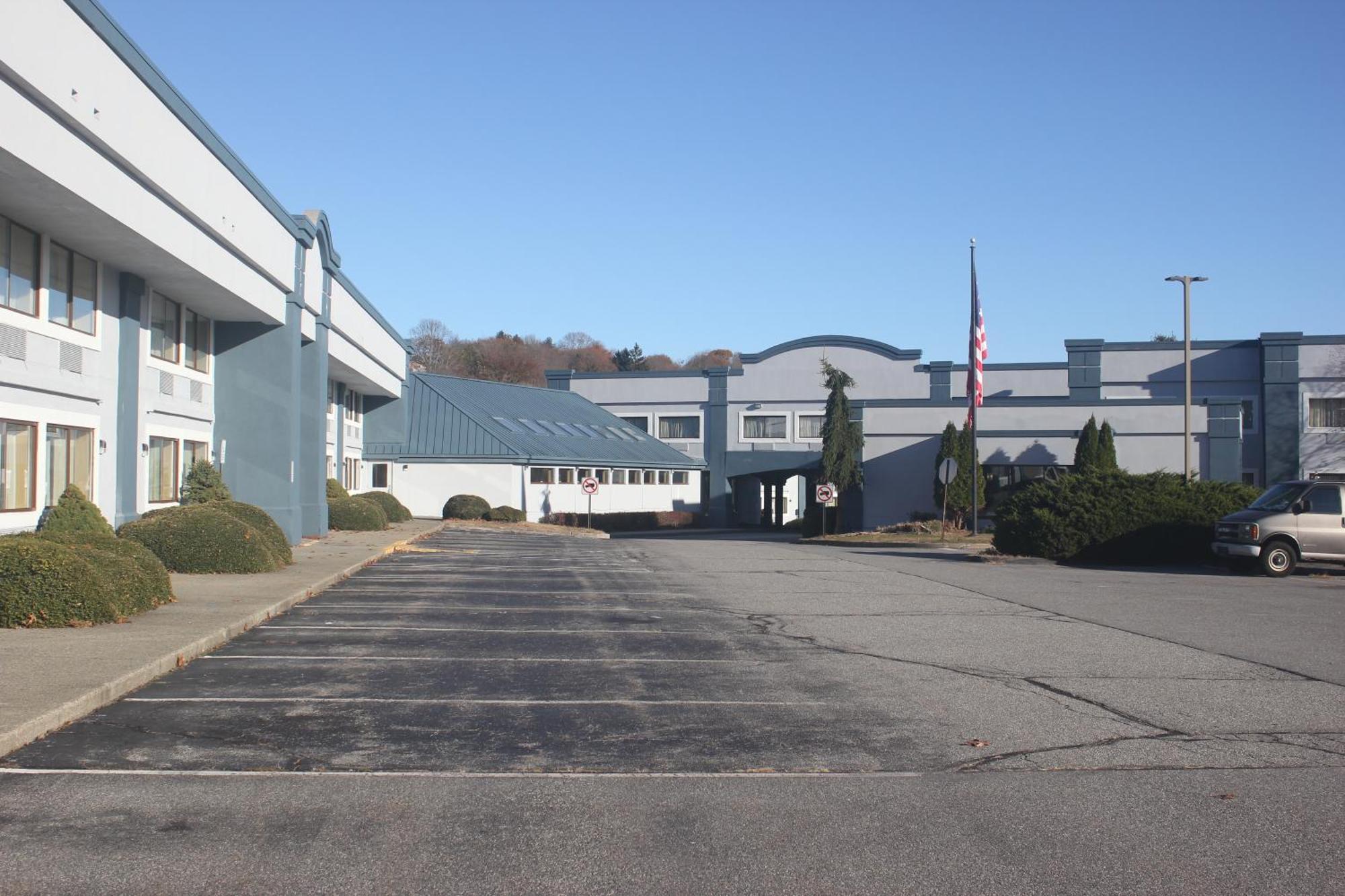 Regency Inn & Suites New London Mystic Exteriör bild